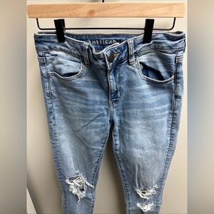 American Eagle Women's Super Stretch Ripped Jeans Size 6 Distressed Denim